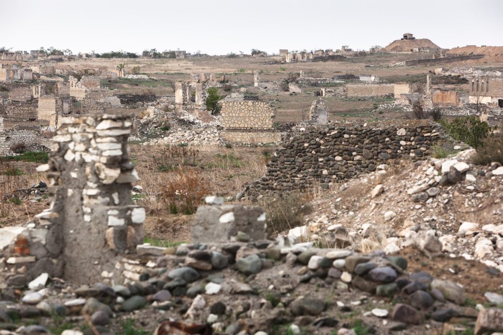 Ciò che rimane del villaggio di Merzili nel NK dopo la guerra (Didier Ruef)