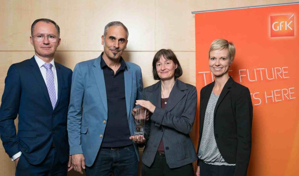 Da sinistra: Ludovit Szabo (MD GfK Switzerland), Pascal Schaub (Resp. Marche ombrello FCM), Cornelia Diethelm (Resp. Direzione sostenibilità e Issue Management FCM), Dr. Anja Reimer (GfK Sen. ResearchConsultant)