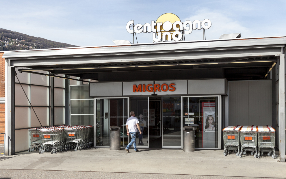 Apertura straordinaria per la filiale di Agno (Stefano Spinelli)