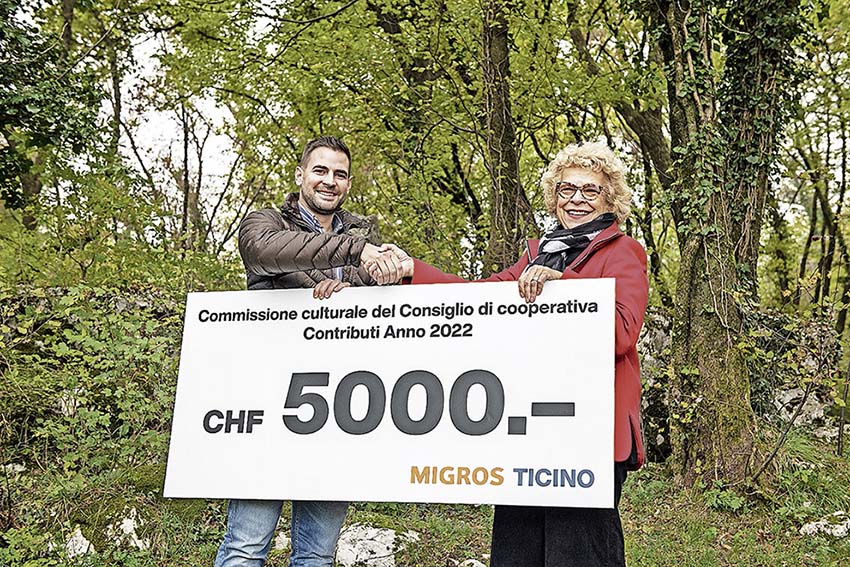 Norman Polli, presidente del Comitato distrettuale dei cacciatori del Mendrisiotto con la presidente della CC del Cons. di cooperativa Gaby Malacrida