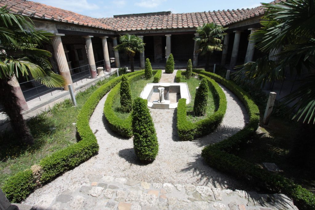 Casa degli Amorini Dorati: scoperta agli inizi del Novecento, era tra le dimore più eleganti della città