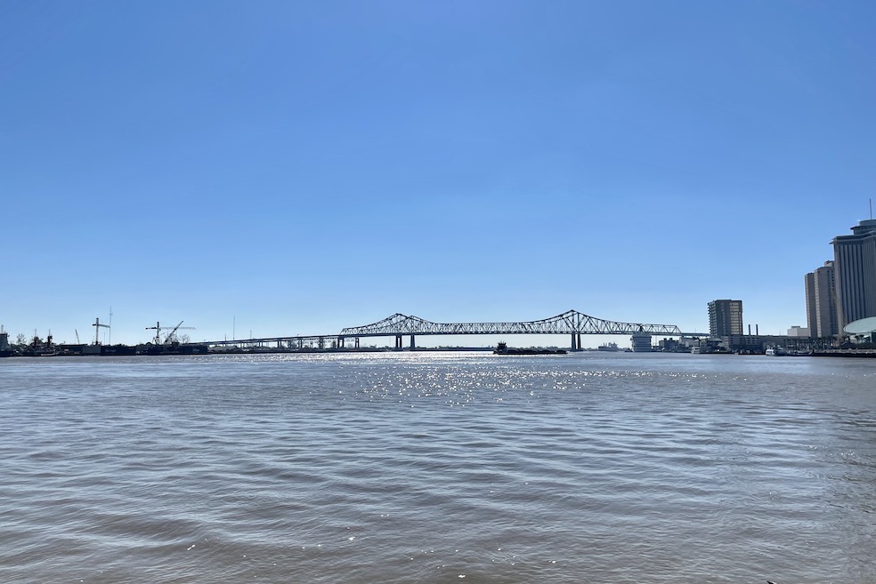 Mississippi, il fiume che con le sue acque lambisce New Orleans, città intimamente legata alla lotta contro le leggi razziste dette Jim Crow