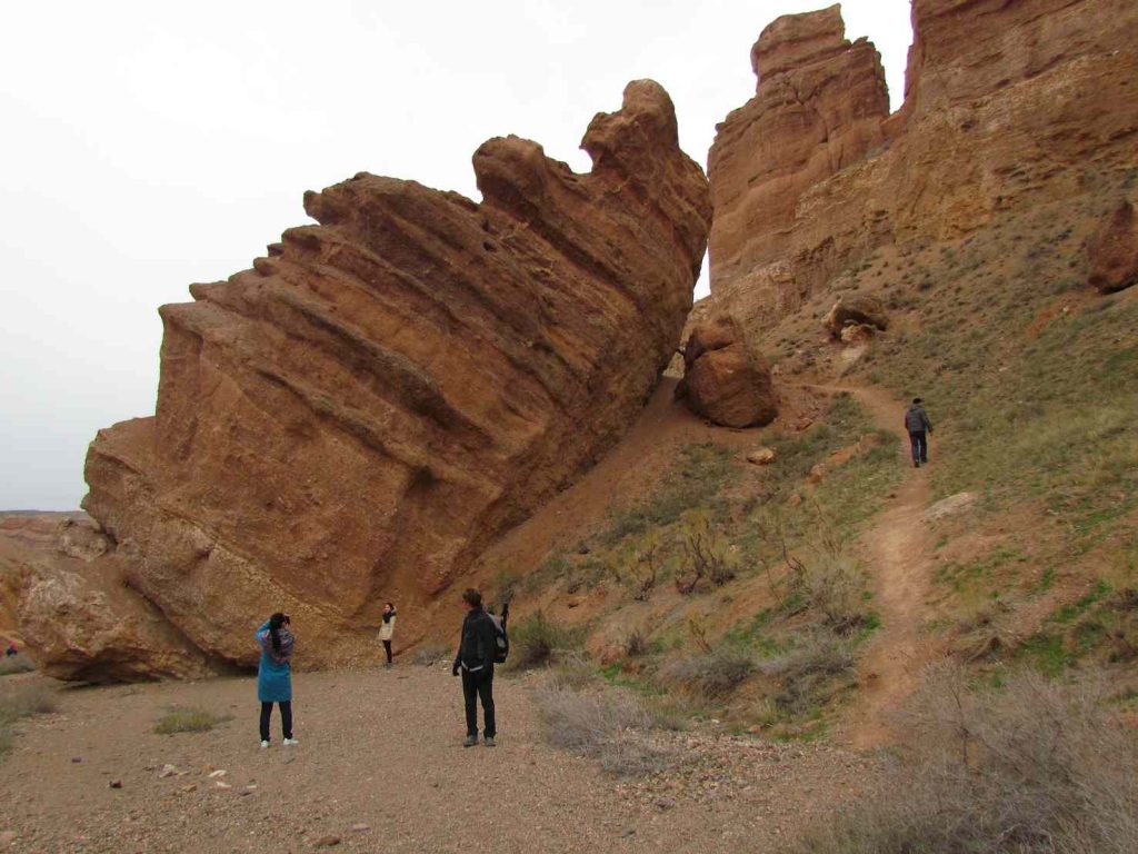 Effetti di un terremoto sugli strati di arenaria