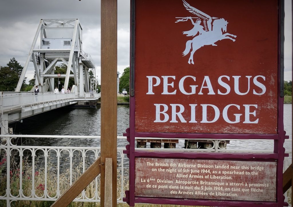 Il cavallo alato simbolo delle truppe aerotrasportate inglesi