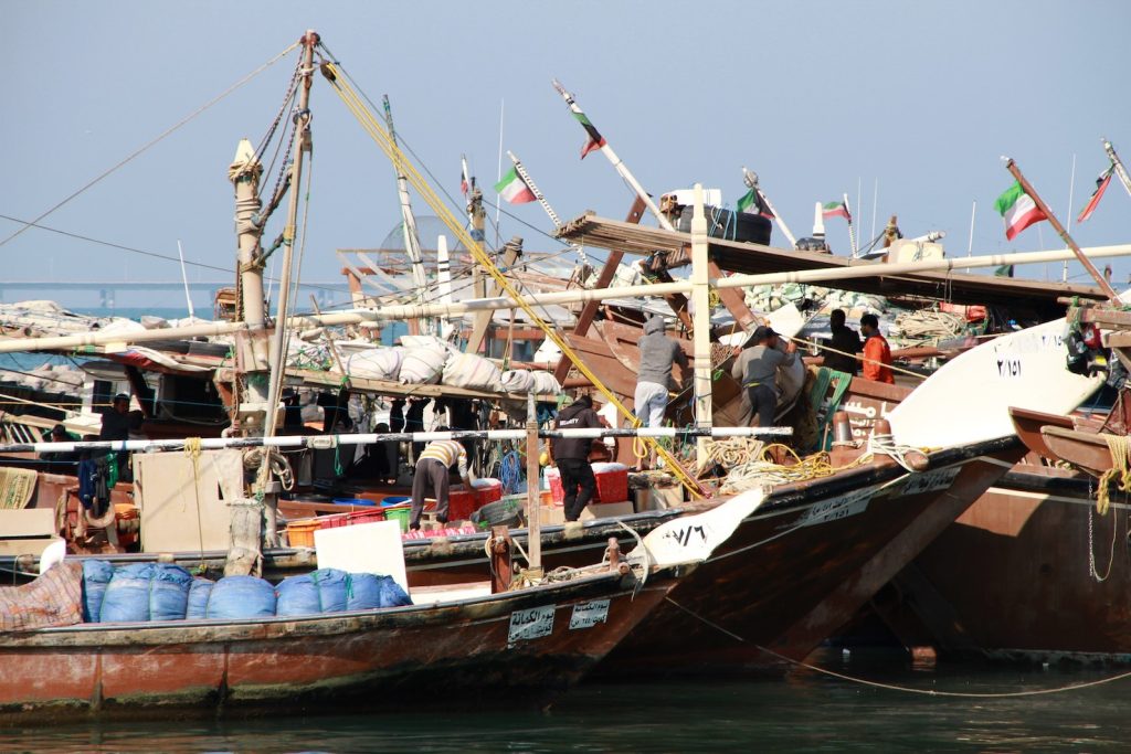 l vecchio porticciolo di pescatori, con i suoi caratteristici <em>dhow </em>in legno