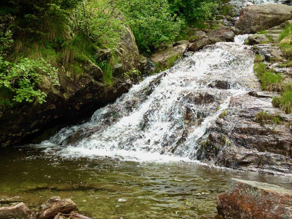 Il torrente e la pozza nei momenti migliori (foto Andina)