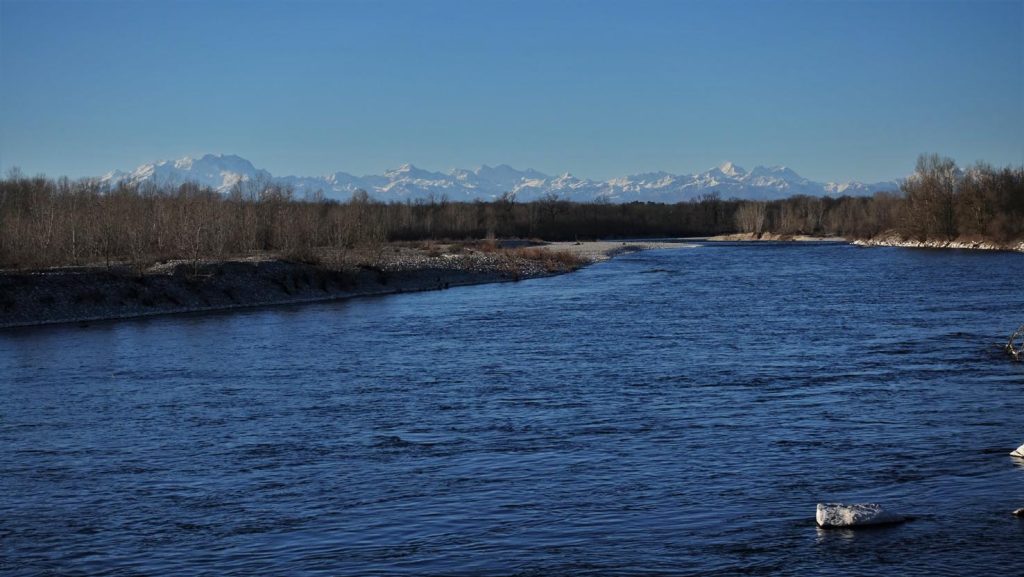 Il Ticino dalle parti di Oleggio, sullo sfondo il Monte Rosa (Valentina Scaglia)