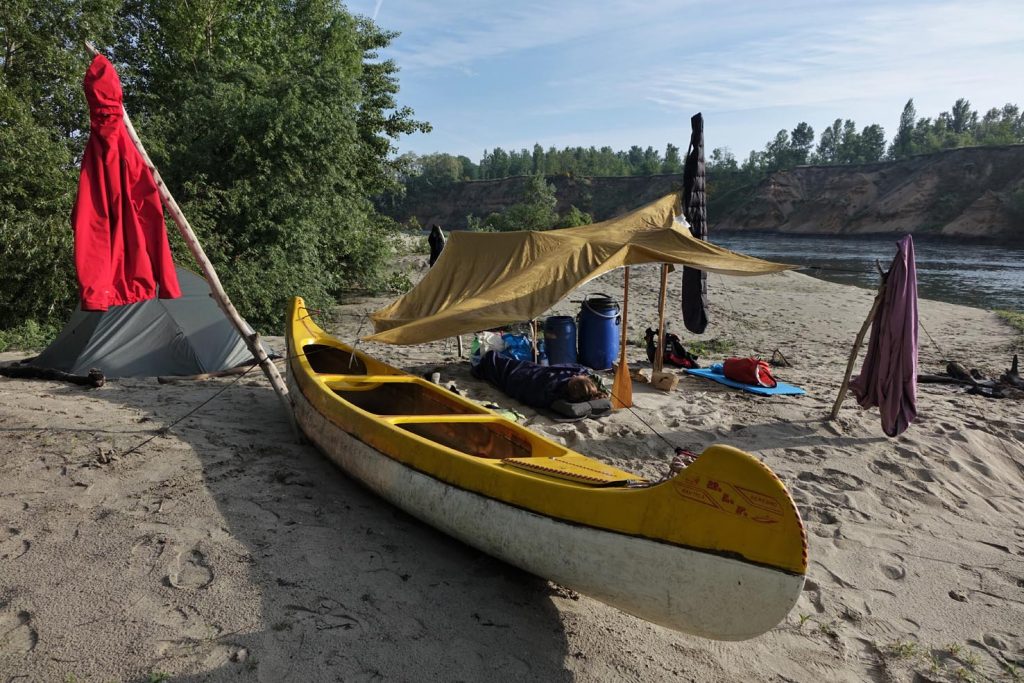 Un campo per la notte senza tende fisse (Valentina Scaglia)