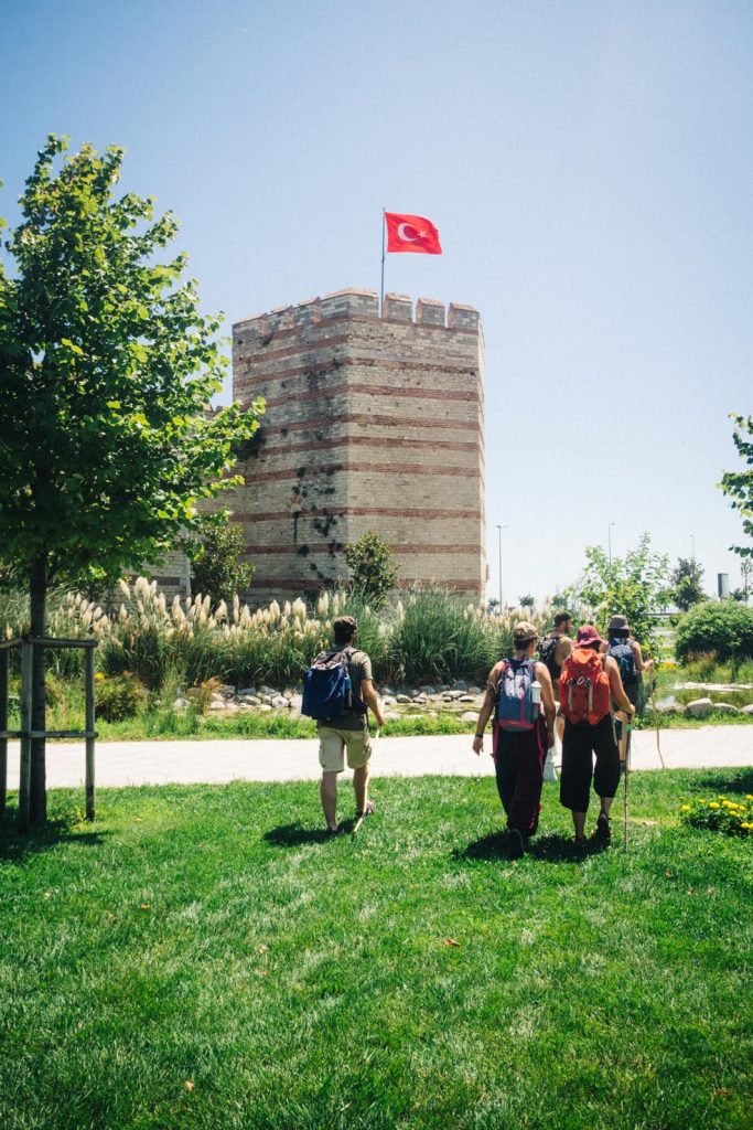 La Via Egnatia parte da Durazzo in Albania e attraversando Macedonia del Nord e Grecia arriva fino in Turchia ad Istanbul