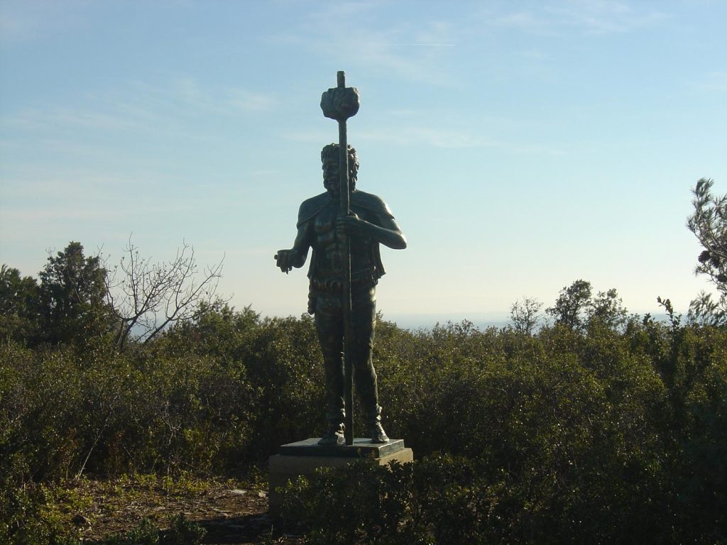 Statua di Sucellus al Camp de César in Francia (Rhone A7)