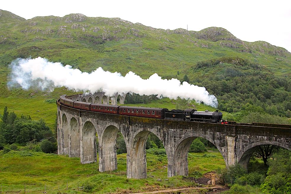 Sulla via di Hogwarts, come Harry Potter: il treno a vapore The Jacobite sul viadotto Glenfinnan (96tommy)