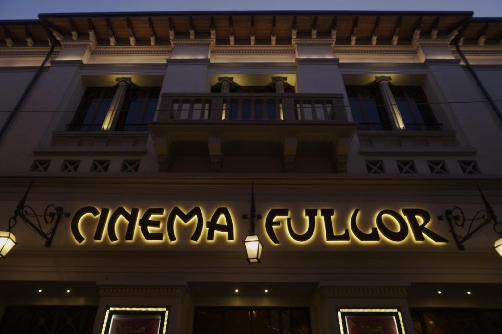 Qui, Fellini seduto sulle gambe di suo padre vide da piccolo il suo primo film