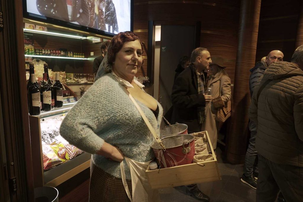 Al cinema Fulgor una figurante rievoca la «tabaccaia» di Amarcord