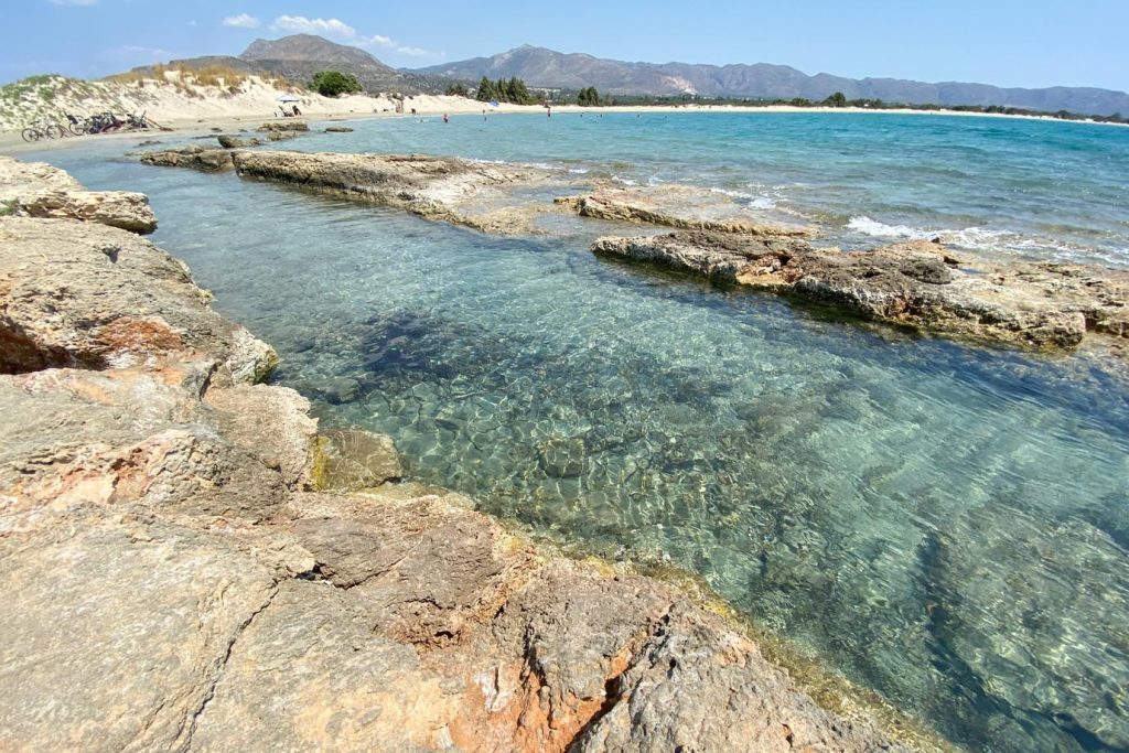 Resti delle antiche mura di Pavlopetri nei pressi della spiaggia di Pounta (Simona Dalla Valle)