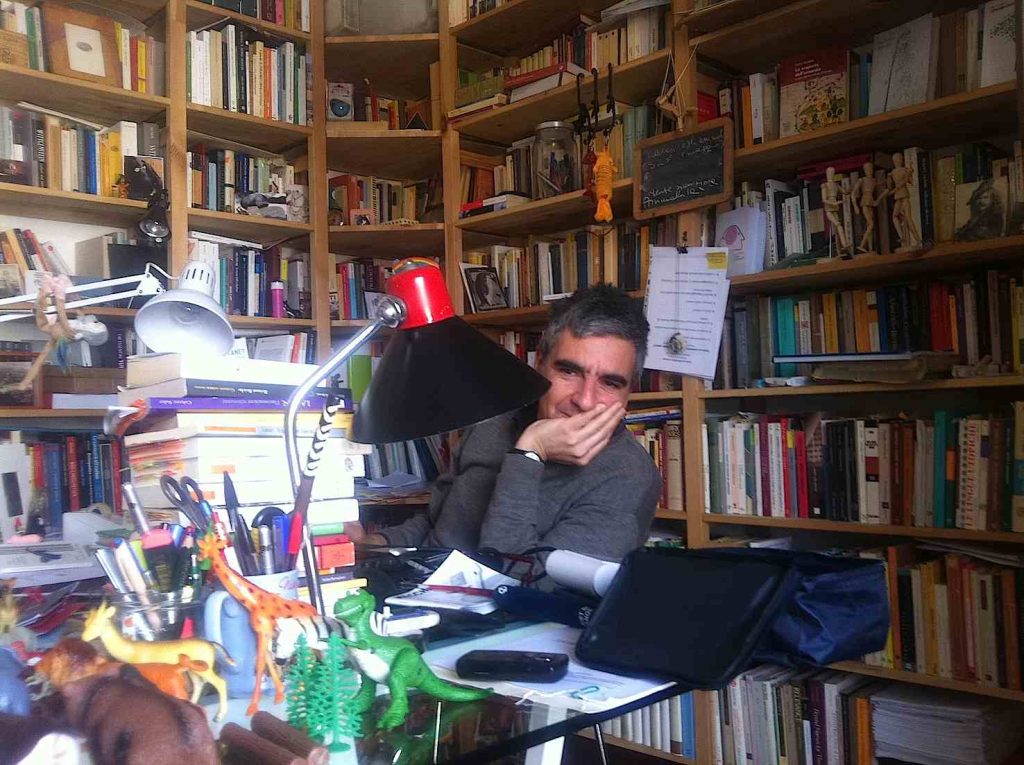 Il filosofo del linguaggio, Felice Cimatti, studia come pensano gli «animali non umani» (Felice 59)