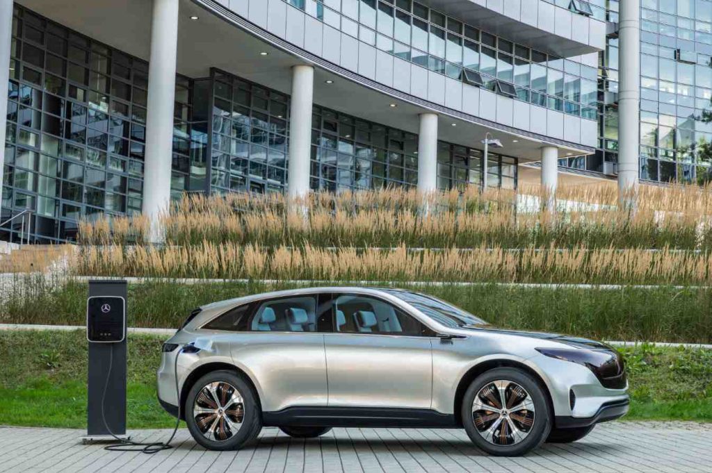 La «Generation EQ» coniuga i quattro valori di Mercedes Benz: guida autonoma, condivisione connettività ed elettricità
