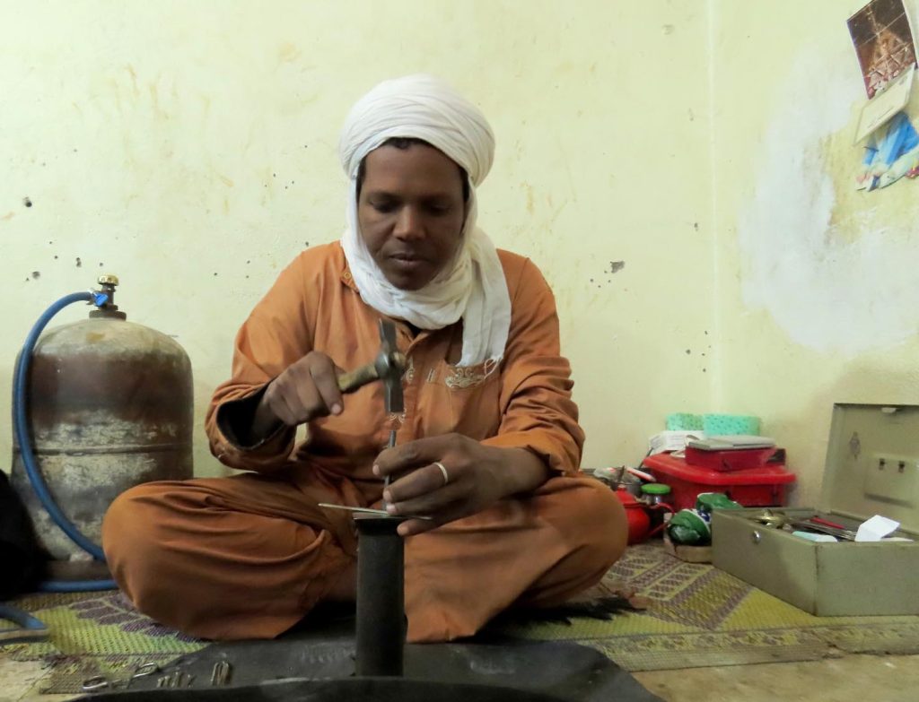 Djanet, artigiano tuareg