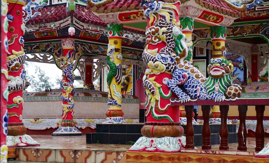 Tradizionali decorazioni in stile imperiale di una tomba (Massimo Morello)