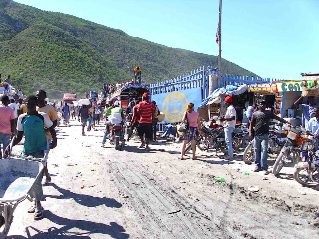 Nuovo posto di frontiera tra Haiti e la Repubblica Dominicana a Jimaní (Jos1950)