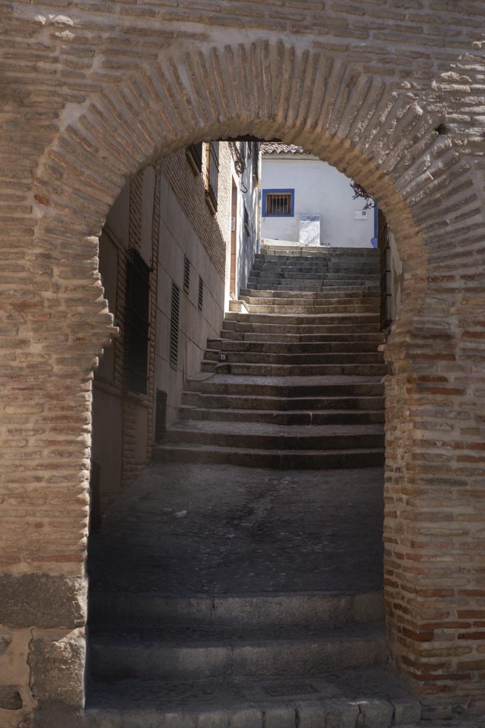 Toledo, Arquillo del Judio l'arco moresco era una delle porte principali della Juderia (quartiere ebraico)