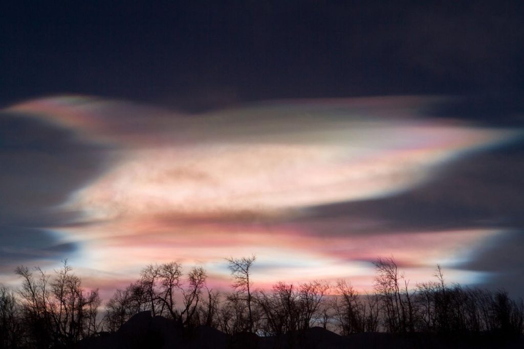 Così si presenta una cosiddetta nube lenticolare (Marvin Pope)