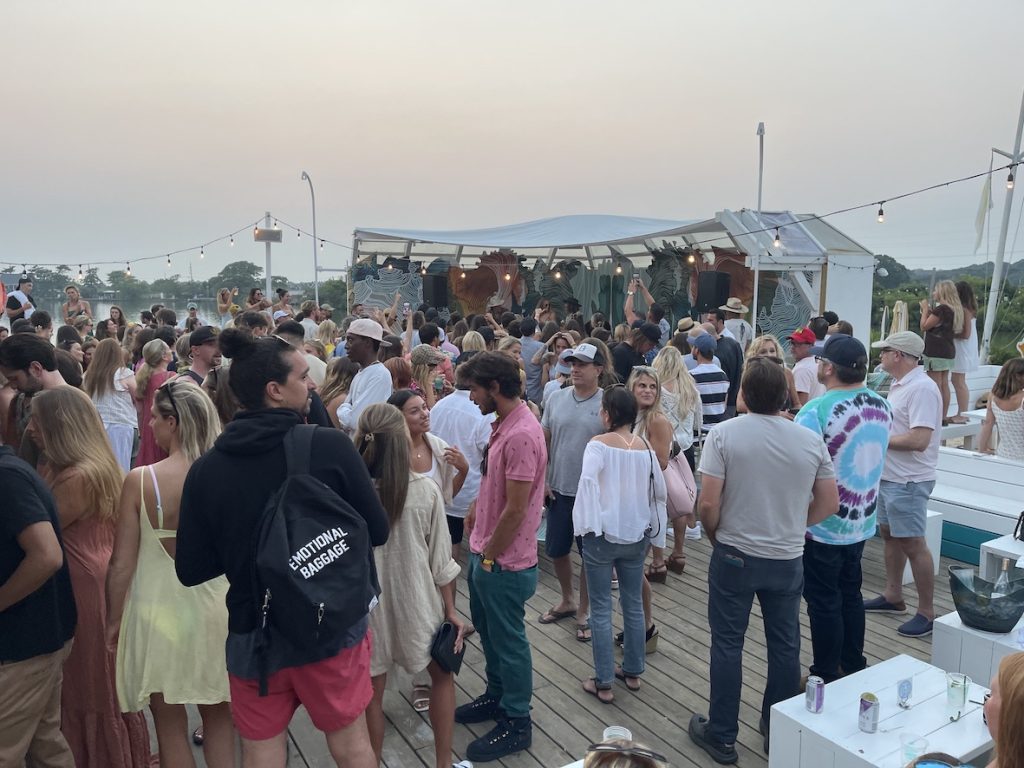 La vita sociale di Montauk, soprattutto durante i mesi di alta stagione, è effervescente