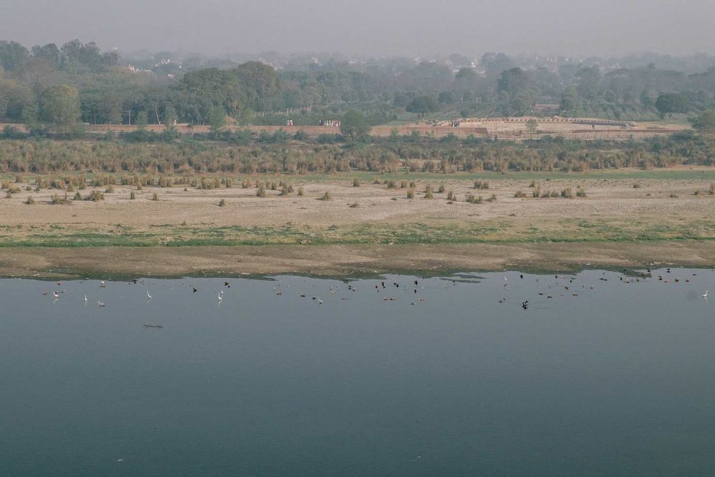 Fiume Yamuna visto dalla parte posteriore del mausoleo