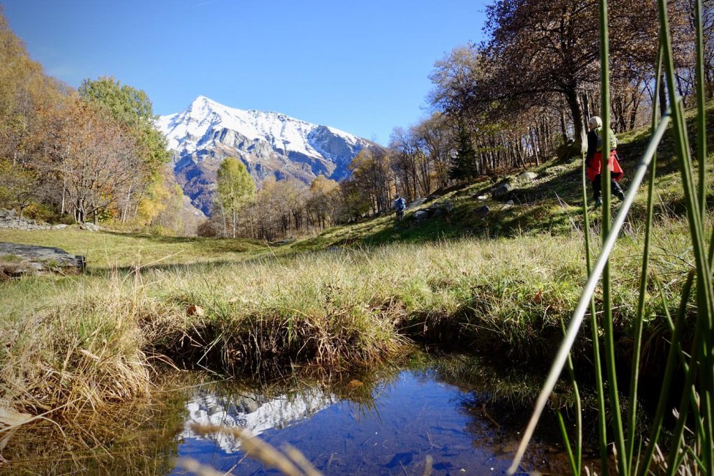 La bella conca di Perbiói, con il Pizzo Vogorno sullo sfondo