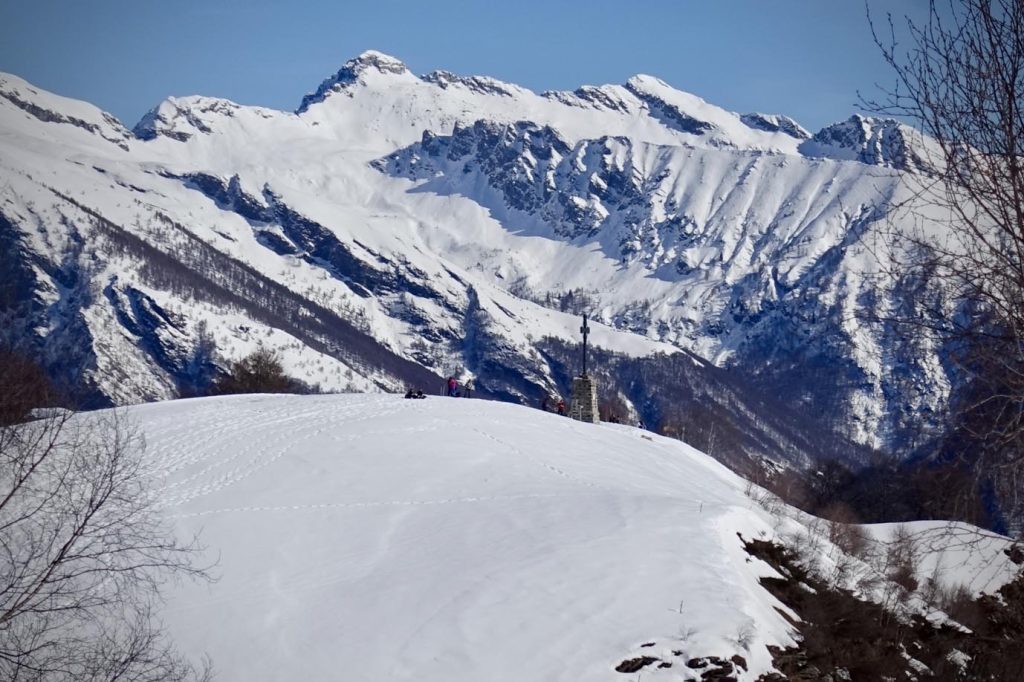 Il pianoro dell'alpe Cardada e sullo sfondo l'alta valle della Porta (Verzasca)