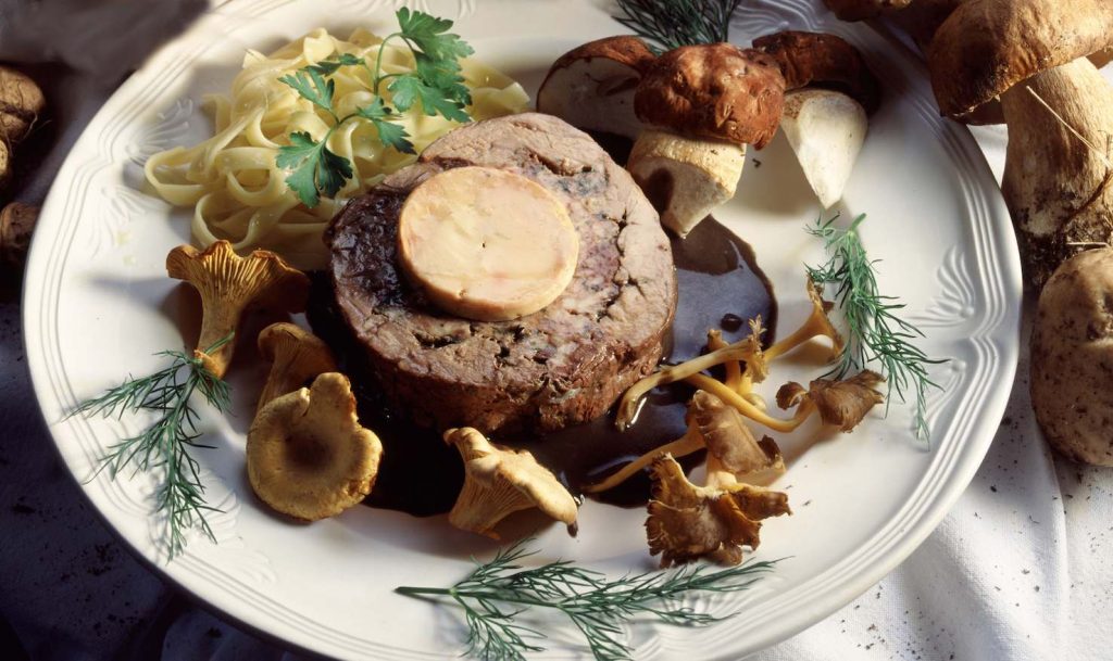 La versione storica è registrata sul ricettario di Pellaprat; quella proposta è la ricetta di uno dei maggiori cuochi d’Italia, Mauro Uliassi di Senigallia (Marka)