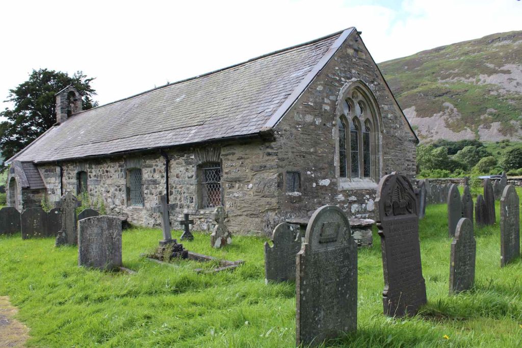 Una delle tante chiese della penisola di Llwyn, terra di antichi santi