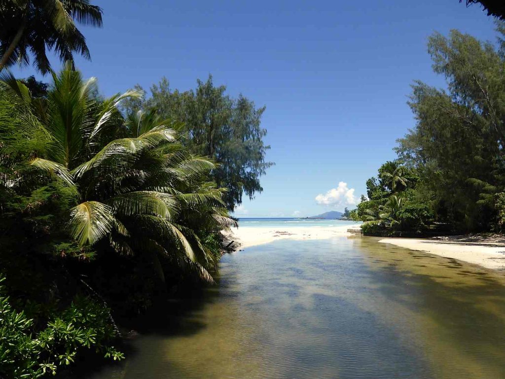 Laguna a Silhouette Island