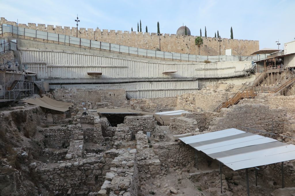 Il parco archeologico dell'Ir David subito fuori dalla Porta dell'Immondizia nel vicino quartiere arabo di Silwan