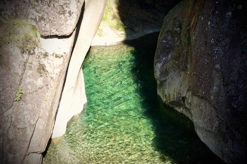 La Lesgiüna con l'impronta dei piedi e del sedere di Belzebù