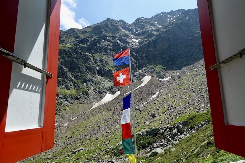 Dal basso la vetta del Campo Tencia si può solo immaginare