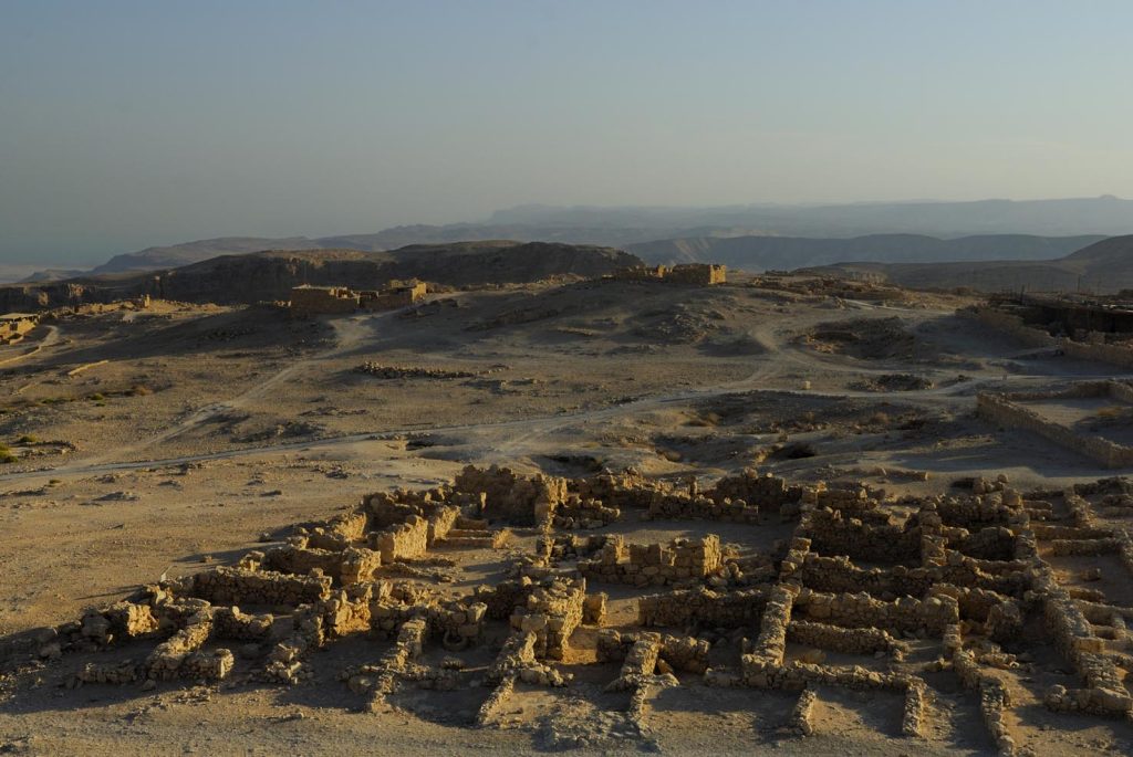 Sotto Erode il Grande la fortezza in cima a una montagna divenne enorme