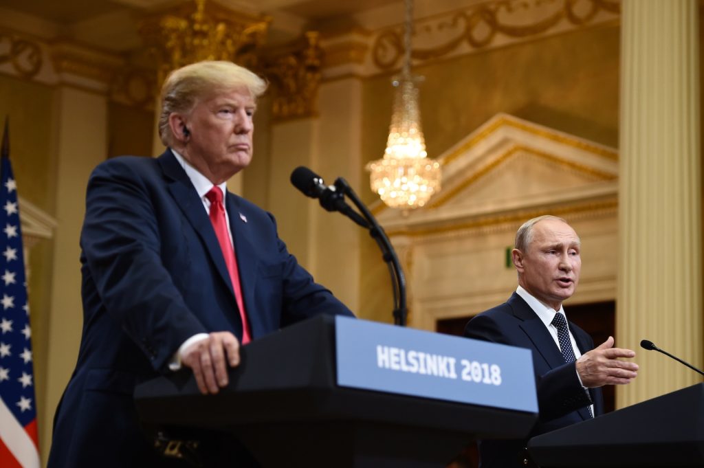 Trump e Putin durante la conferenza stampa congiunta (AFP)