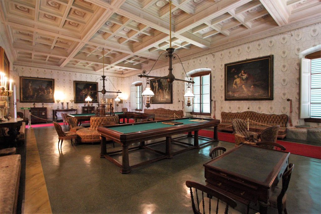 La sala giochi per l’intrattenimento di padroni e ospiti, arredata tra il 1853 e il 1861