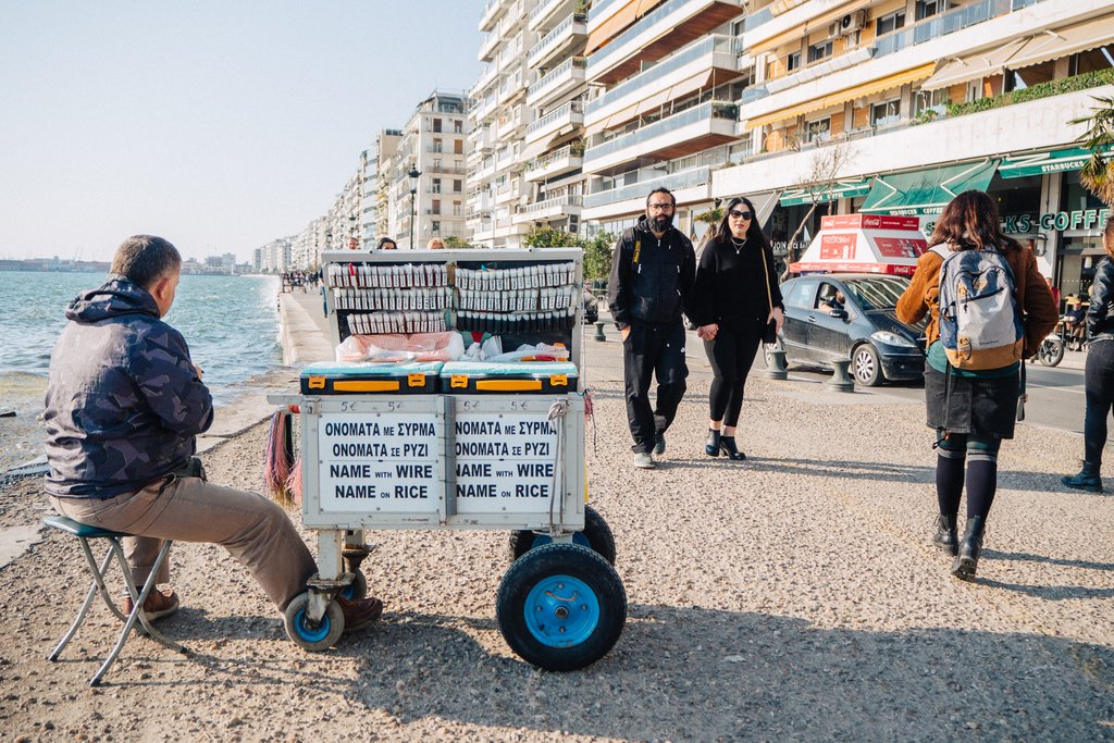 Venditori ambulanti lungo la passeggiata cittadina (Vince Cammarata)