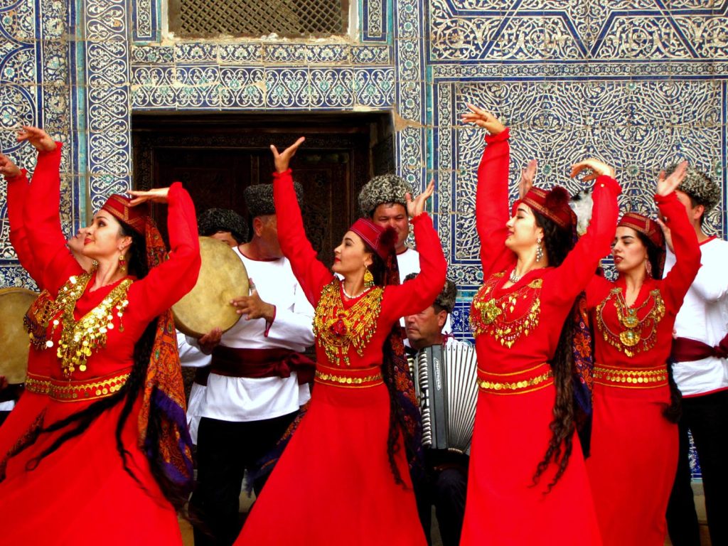 Danze tradizionali uzbeke a Khiva
