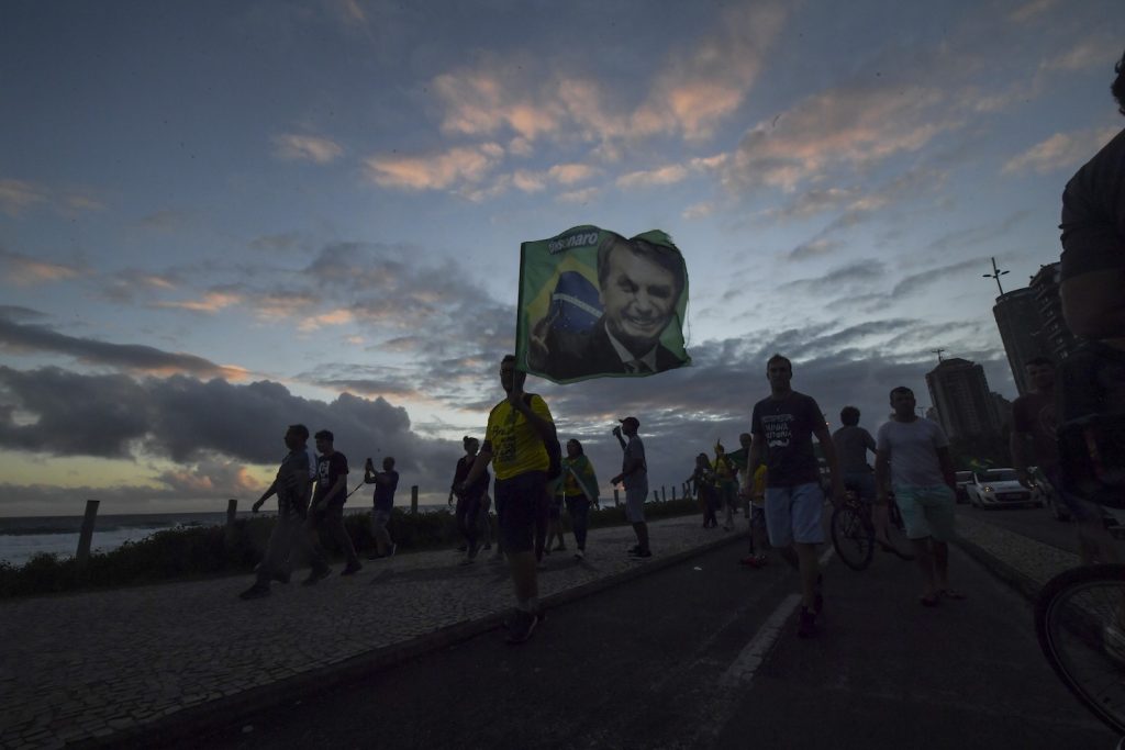 Il successo di Bolsonaro è anche l’espressione di una voglia di fascismo che serpeggia in tutto il Paese (AFP)