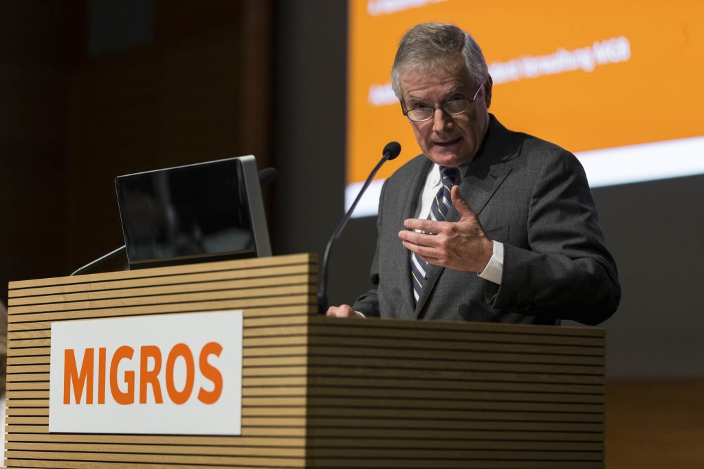 Il presidente della Federazione delle cooperative Migros, Andrea Broggini orienta i delegati sugli sviluppi aziendali (Severin Novacki)