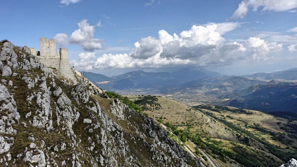 Rocca Calascio, castello medievale nel Parco Nazionale del Gran Sasso