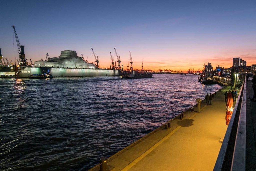 Landungsbrücken al tramonto (Simona Dalla Valle)