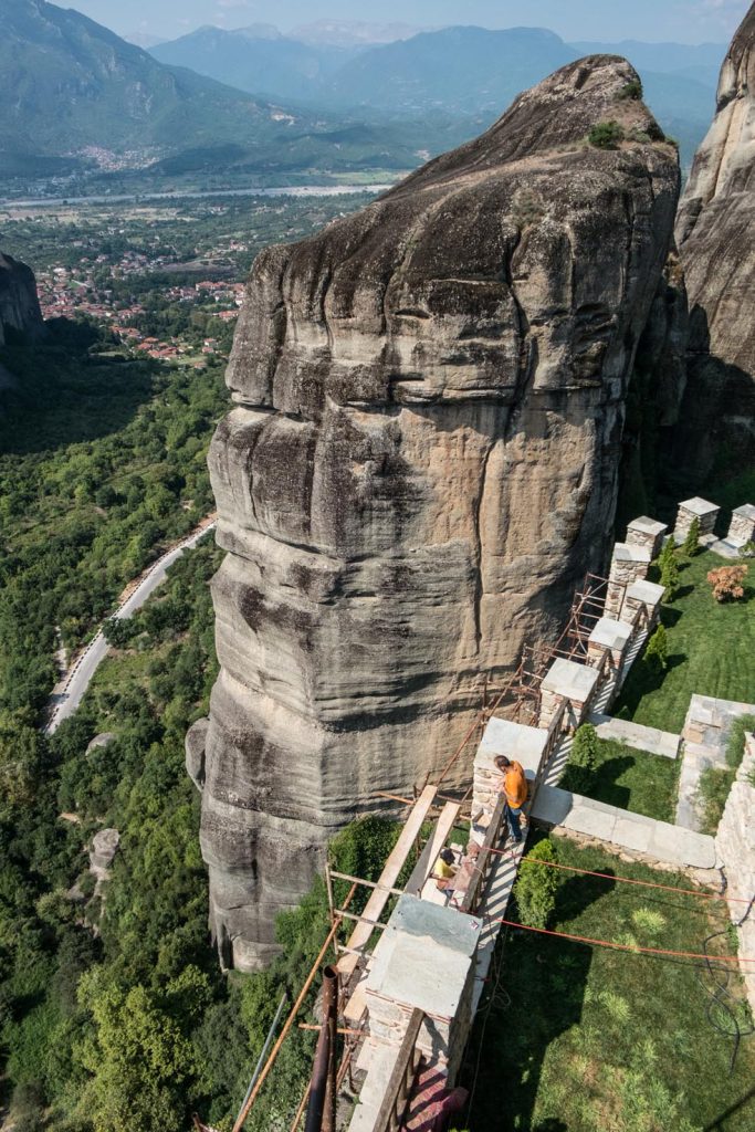 I giardini del monastero di Varlaam. Entità completamente autosufficienti; nei monasteri si coltivavano gli orti e ci si dedicava all’apicoltura