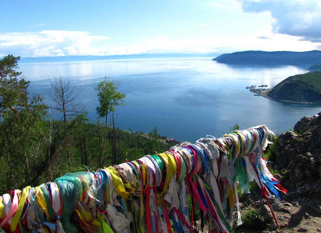Veduta del lago Bajkal, sacro per Mongoli e Buriati