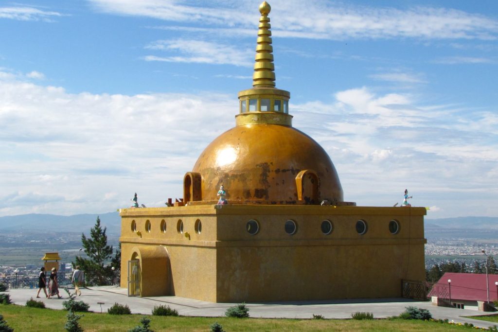 Ulan Ude, uno stupa del complesso monastico Rinpoche Bagsha