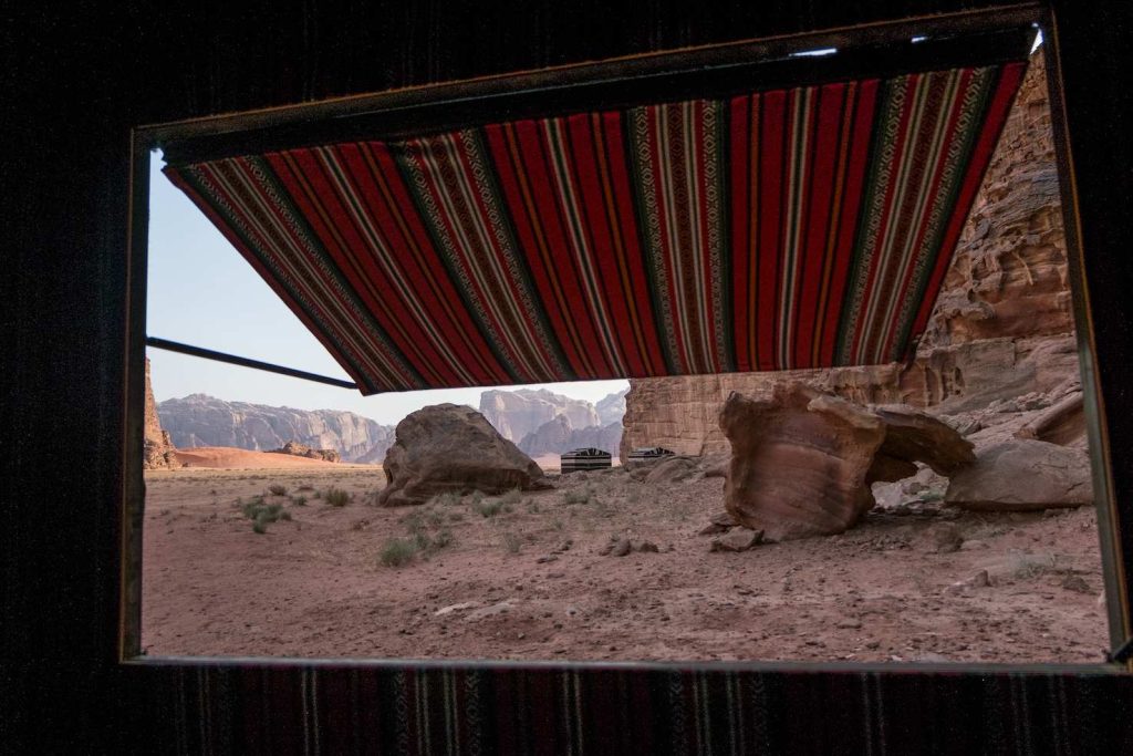 Campo tendato con vista