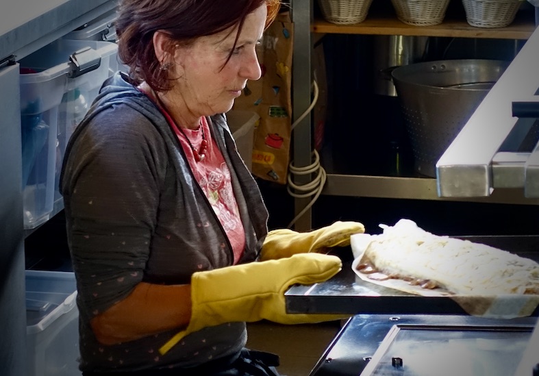 Franca: "Dopo la torta sbrisolona, lo strudel"