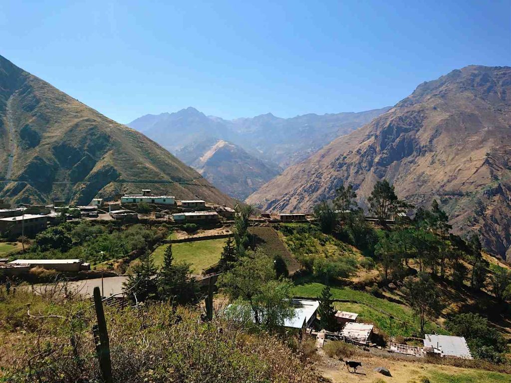 Una veduta di Collana, paesino a 2700 m/slm